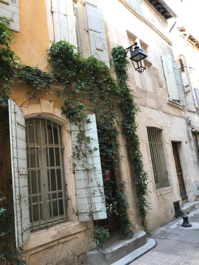 Studio De Charme A La Roquette Arlés Exterior foto